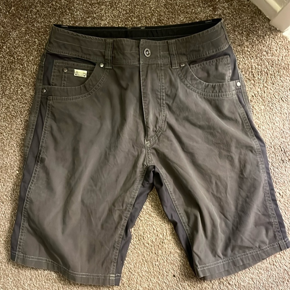 Men’s gray kuhl shorts